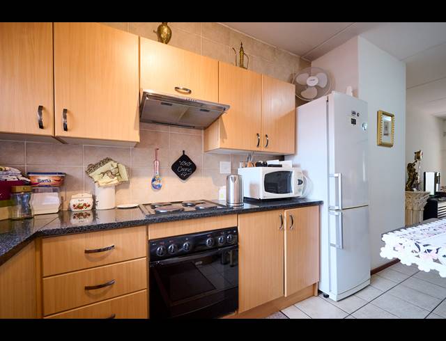 2 BEDROOM APARTMENT RENTED IN SUNNINGHILL